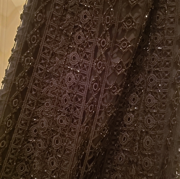 Elegant Black Formal gown - Picture 2 of 2